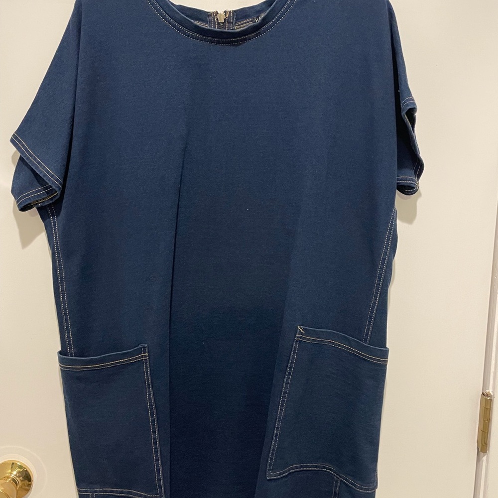 Cute dress!